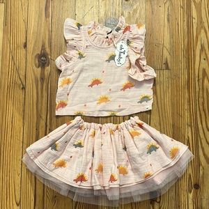 NWT! Ruffle Shortsleeve Dino Print Gauze Set